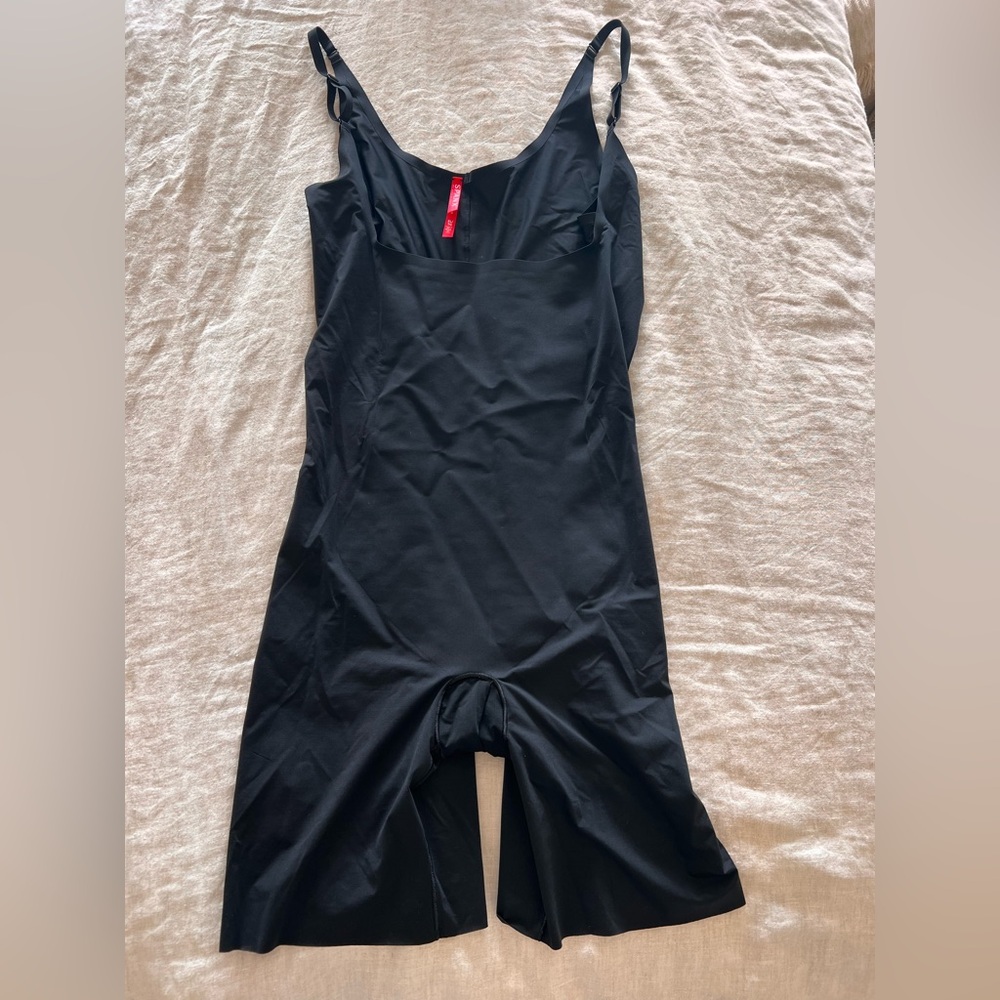 SPANX Thinkstincts open bust, mid-thigh shapewear bodysuit sz XL black
